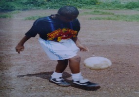 Franck my second boy juggling a ball